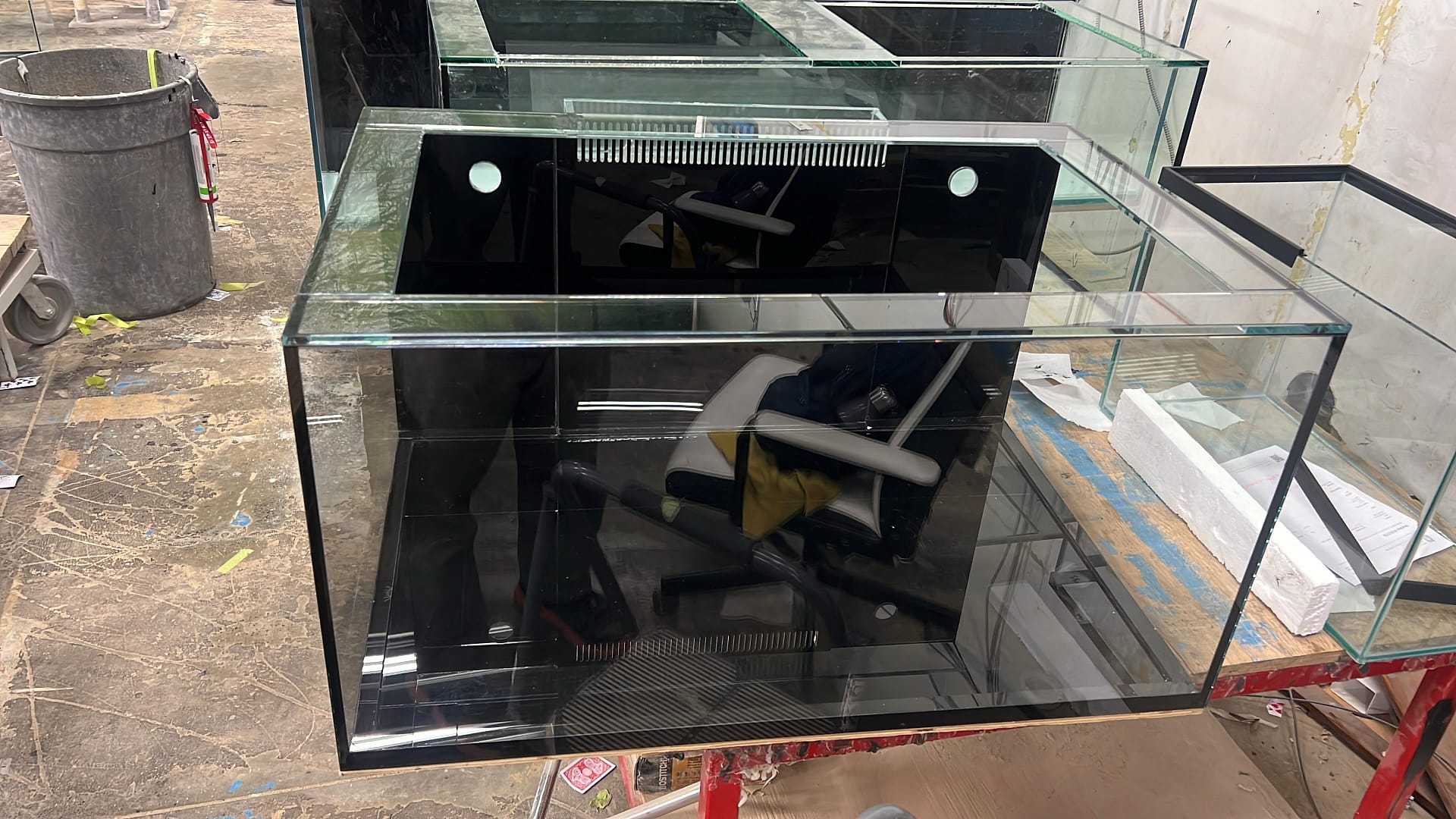 61925f40-9072-4b59-ba73-e73e28103e92 3 glass aquarium